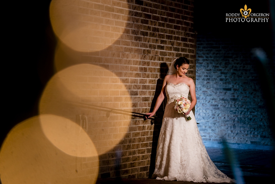 beautiful bride portrait at the Hampton Inn and suites in New Orleans