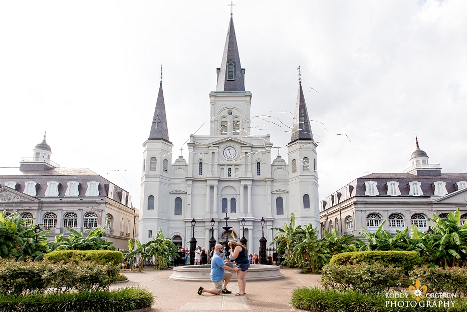 Proposal in front of the Saint Louis Cathedral