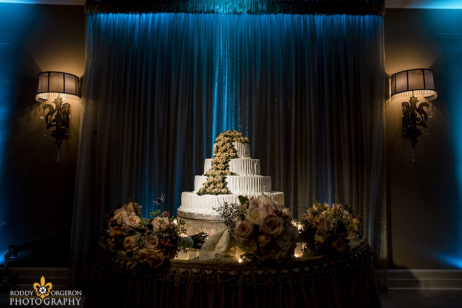 beautiful wedding cake Southern Oaks