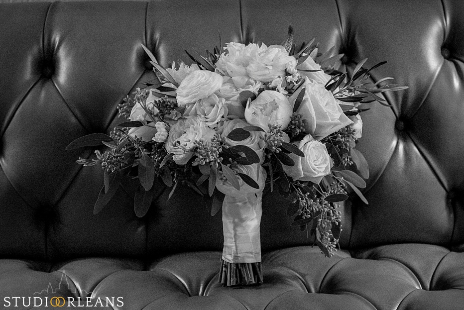Chateau Lemoyne hotel wedding prep with a Kim Starr Wise bouquet 